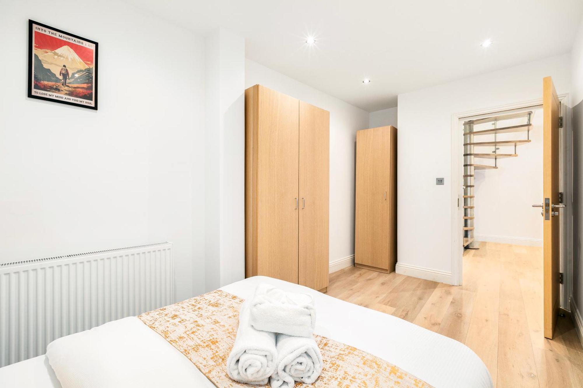 Angel 2br 2bath Balcony Duplex Flat