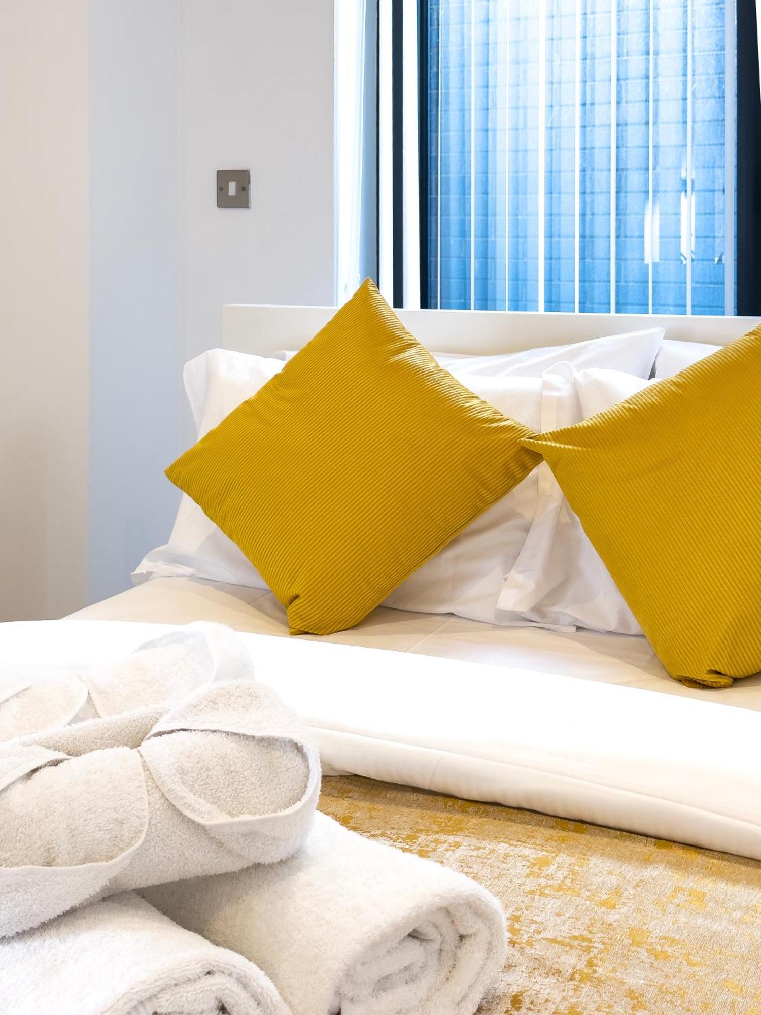 Angel 2br 2bath Balcony Duplex Flat *